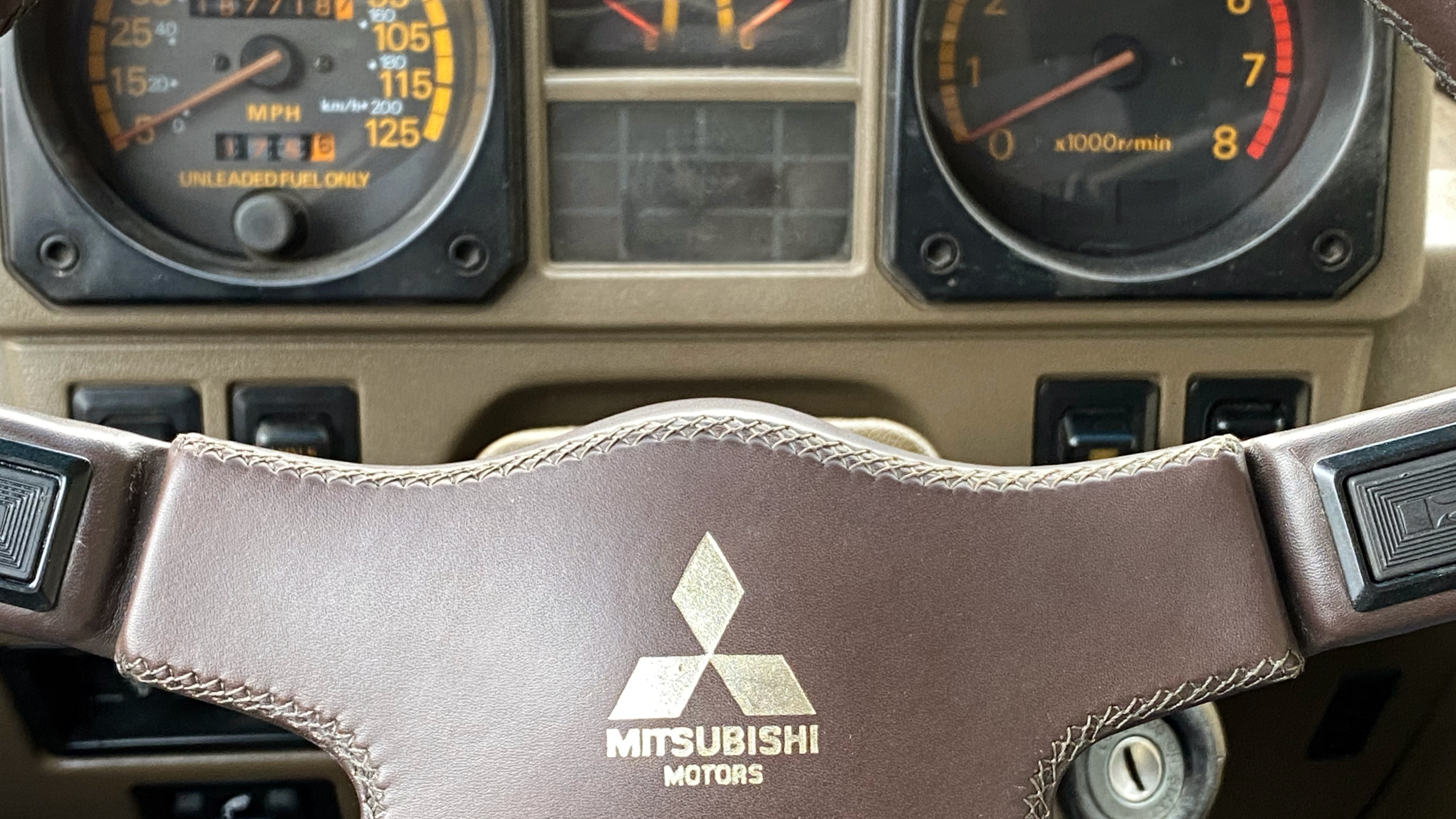 ItalVolanti Steering wheel in a Mitsubishi Montero